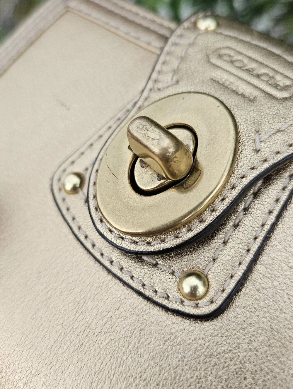 Vintage Coach Legacy Metallic Gold Turnlock Agenda Planner Organizer
